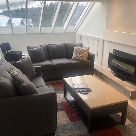 Hearthstone Lodge Loft, Village Centre, Private Hot Tub, Sleeps 6 Whistler Exterior photo