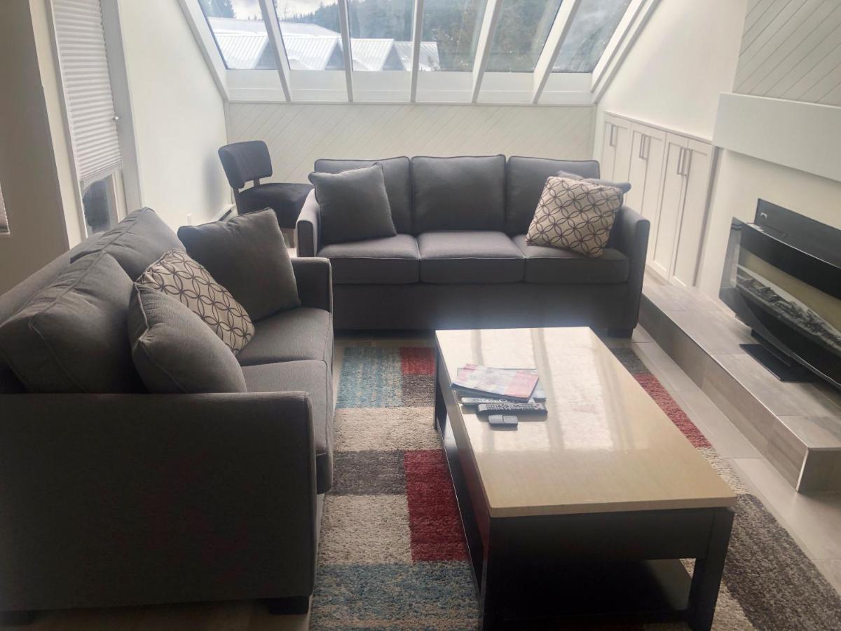 Hearthstone Lodge Loft, Village Centre, Private Hot Tub, Sleeps 6 Whistler Exterior photo